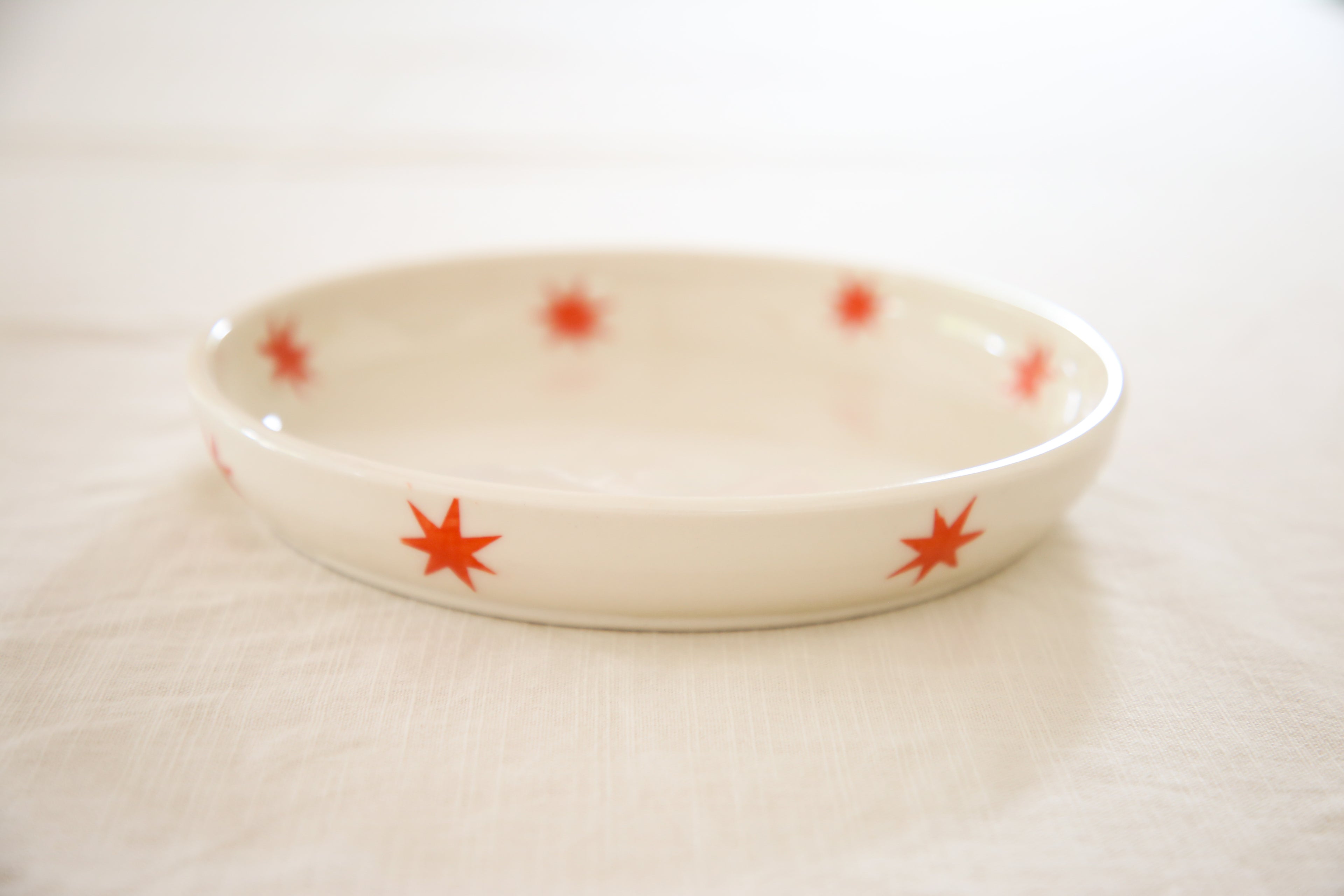 Shallow star dish